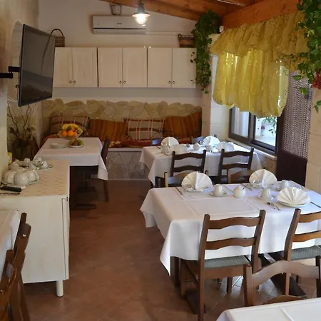 Nocleg ze śniadaniem Tonia 4*