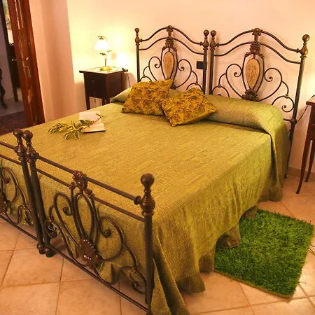 Tonia Nocleg ze śniadaniem 4*