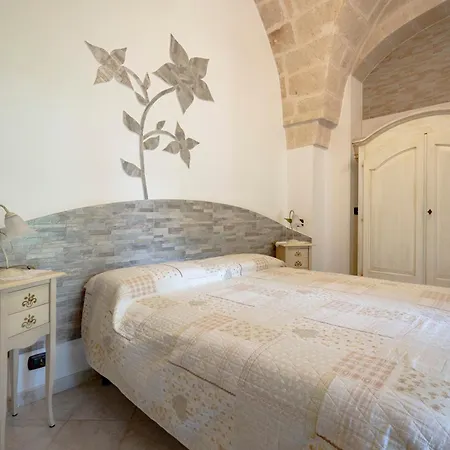 Couette-café Tonia 4*