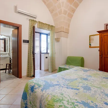 Couette-café Tonia 4*