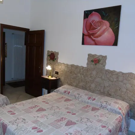 فندق مبيت وإفطار Tonia 2*